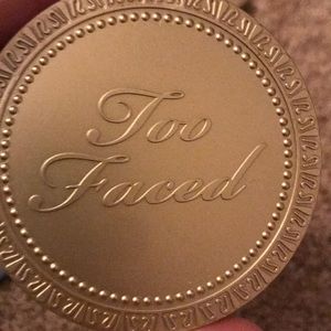Too faced bronzer